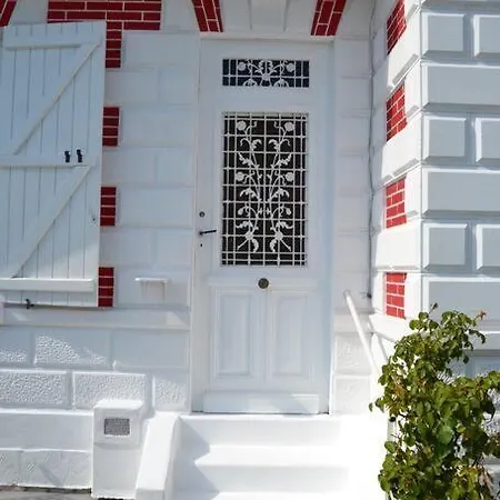 Adorable Petite Arcachonnaise Port De Larros *